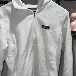White Patagonia pullover size medium